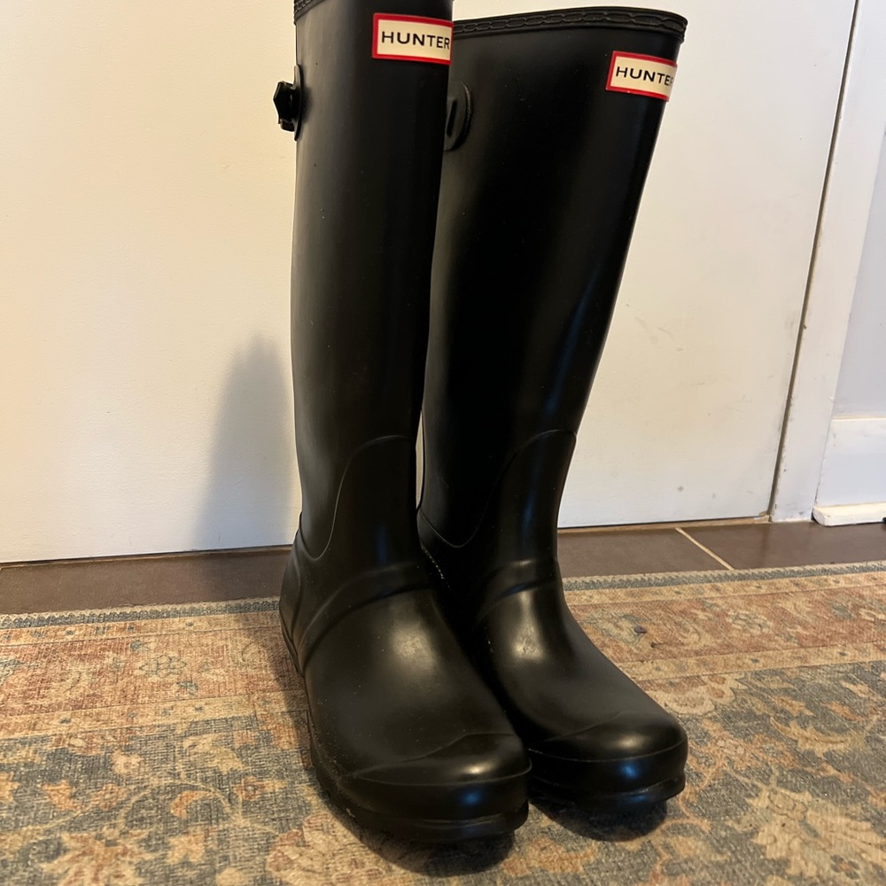 Hunter Tall Matte Black Rain Boots with Red Logo
